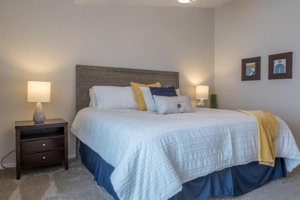 12730 Virginia Ave, Avondale Villa Dış mekan fotoğraf